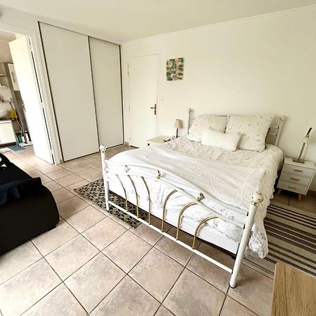 Chambre Avec Vue La Roche-Chalais Екстериор снимка