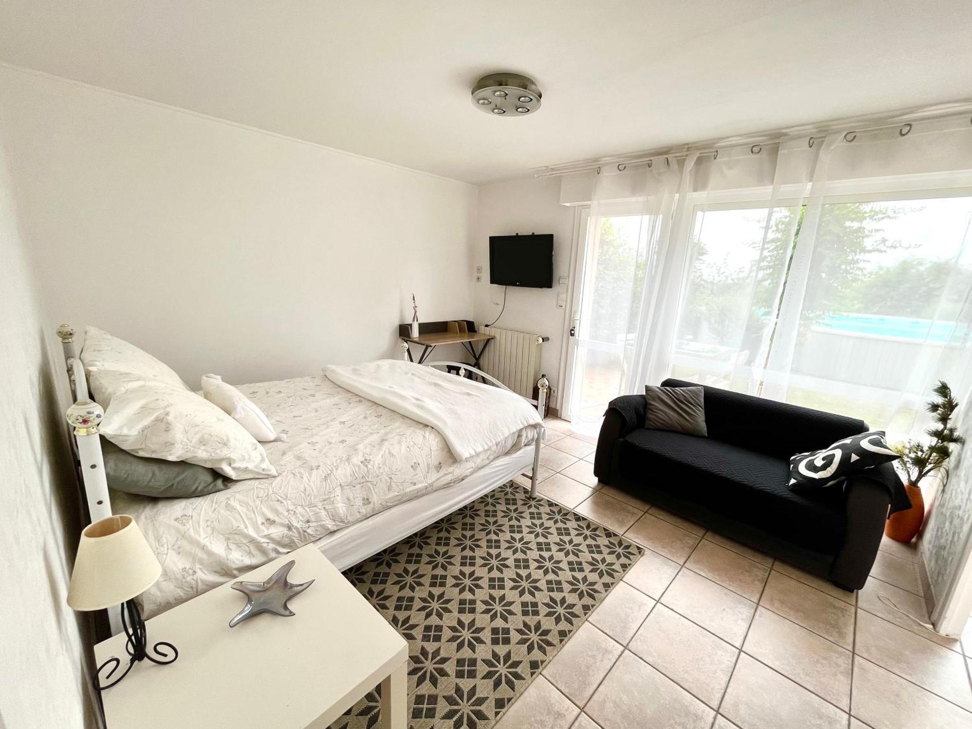 Chambre Avec Vue La Roche-Chalais Екстериор снимка